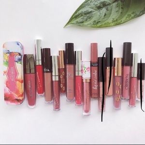 Liquid lipstick/lip gloss bundle